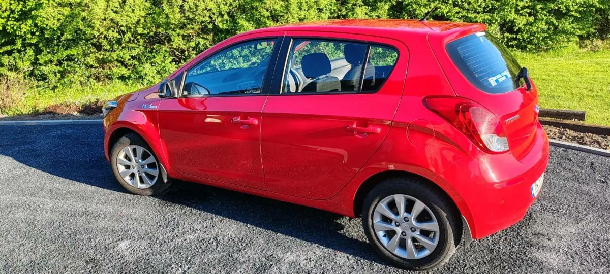 Hyundai i20 - Image 2