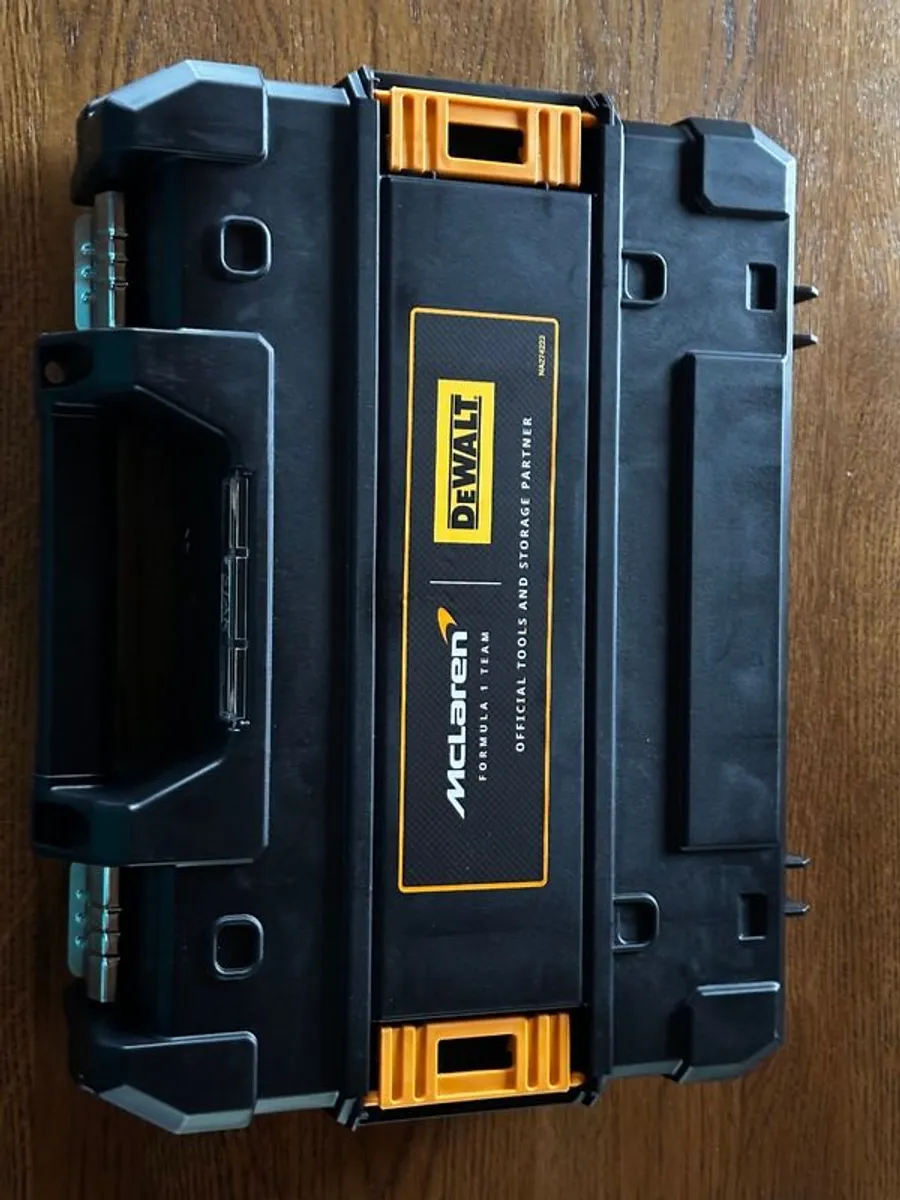 2x DeWalt 18v 5ah battery, 4A charger with TSTAK case. - Image 2
