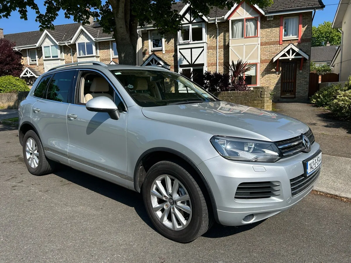 VW Touareg Passenger - Image 1
