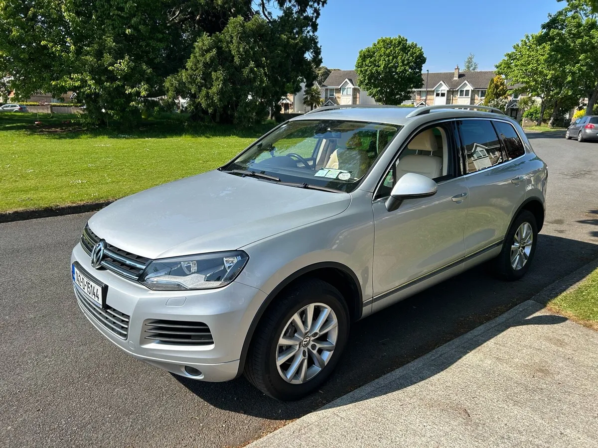 VW Touareg Passenger - Image 2