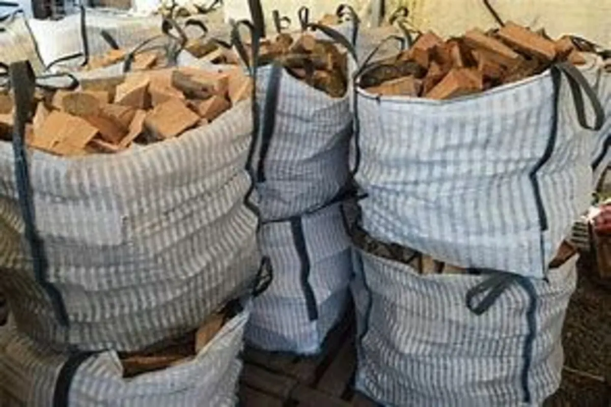 3 tonne bags + 25 bags of coal - Image 2