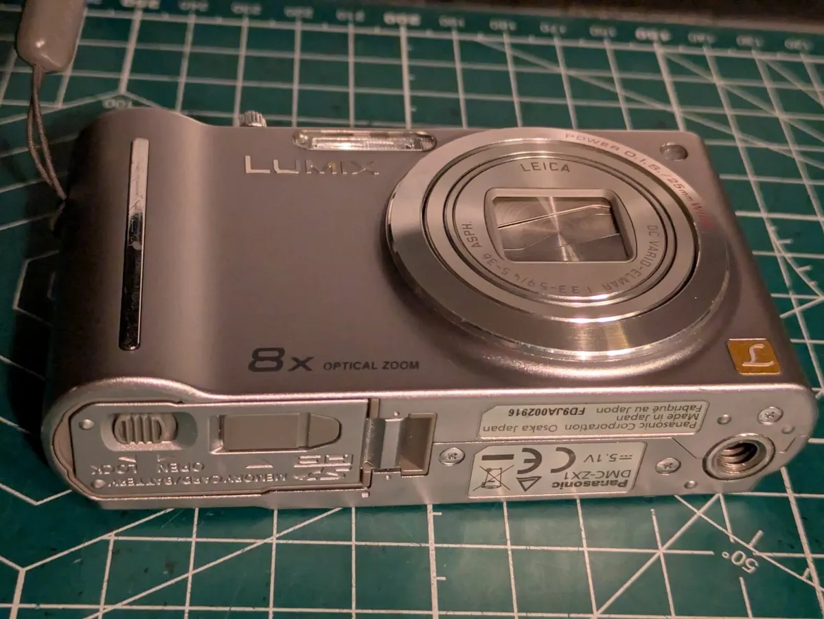 Panasonic Lumix ZX1 -12 MP CCD camera Leica lens - Image 2