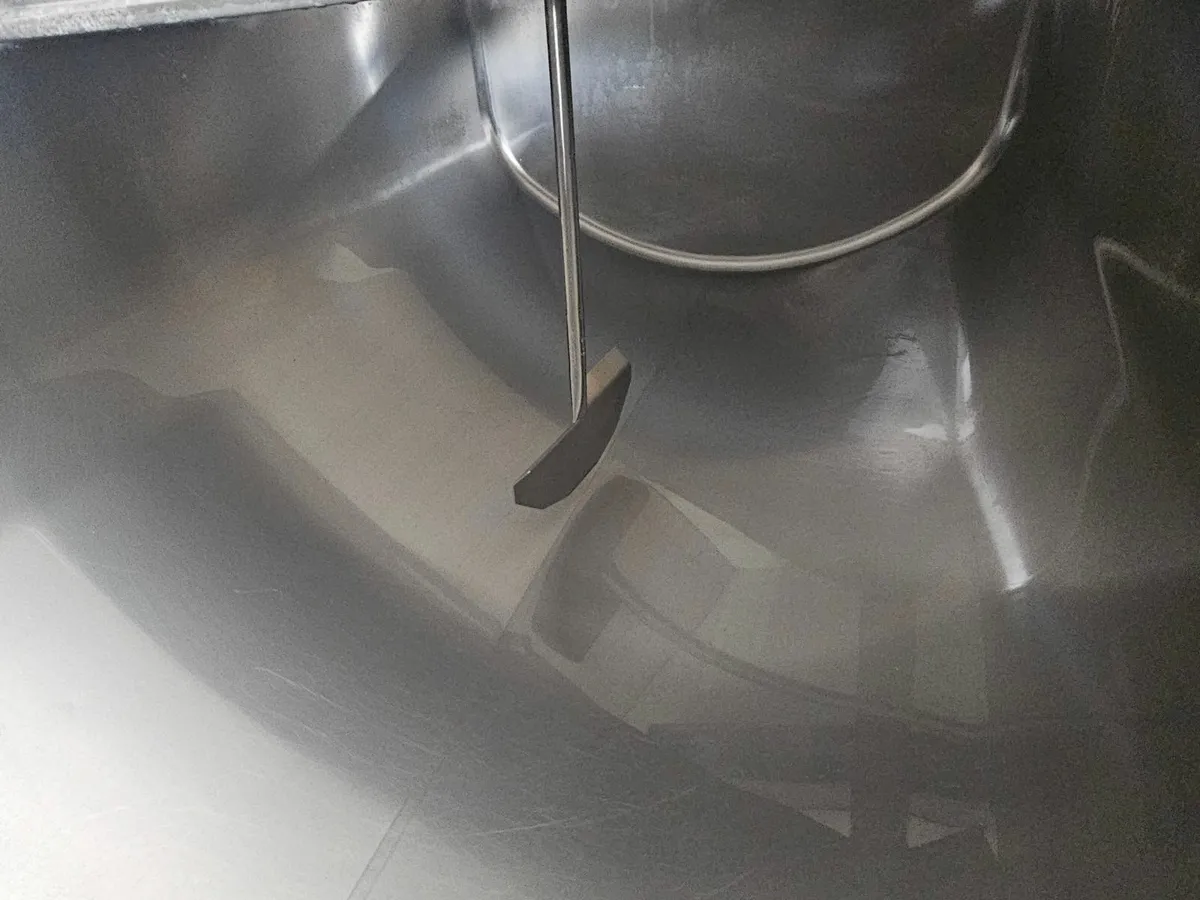 Bulk Tank & Compressor - Image 2