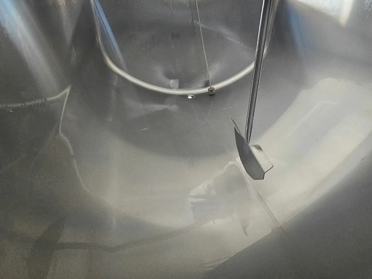 Bulk Tank & Compressor - Image 3