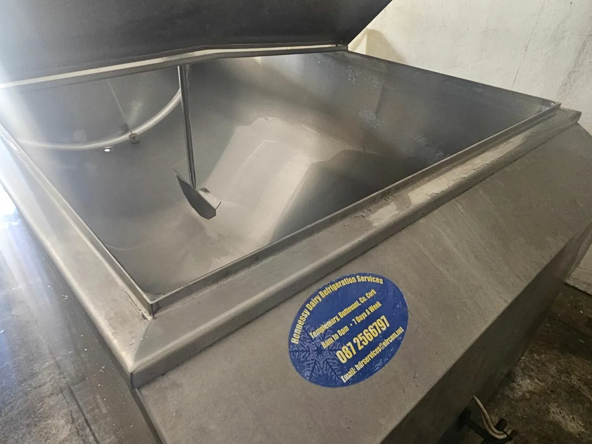 Bulk Tank & Compressor - Image 1