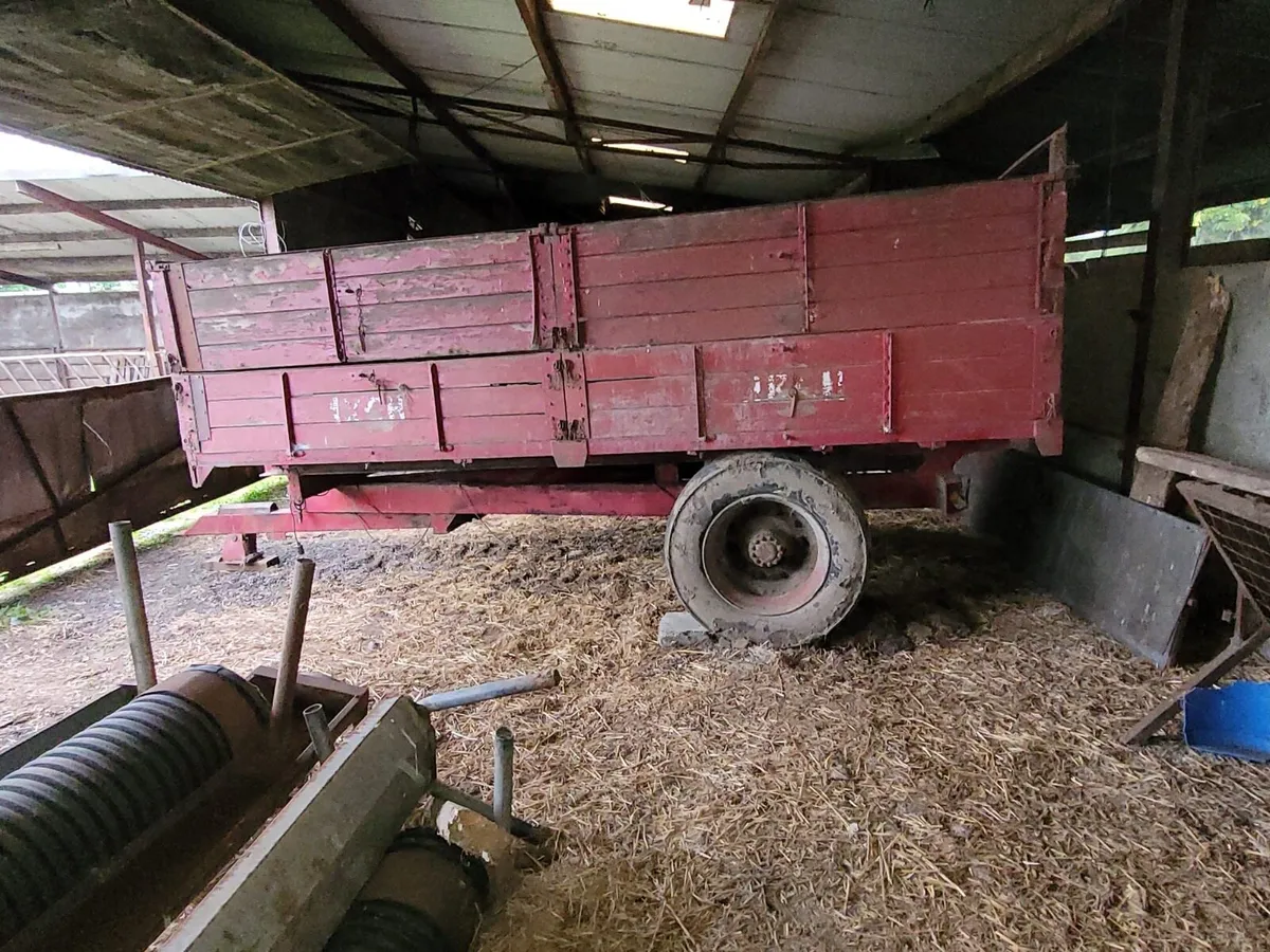 Trailer - Image 1