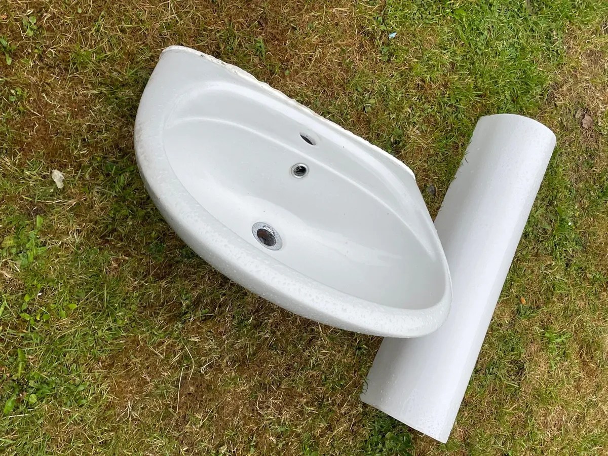 sink and pedestal - Image 4