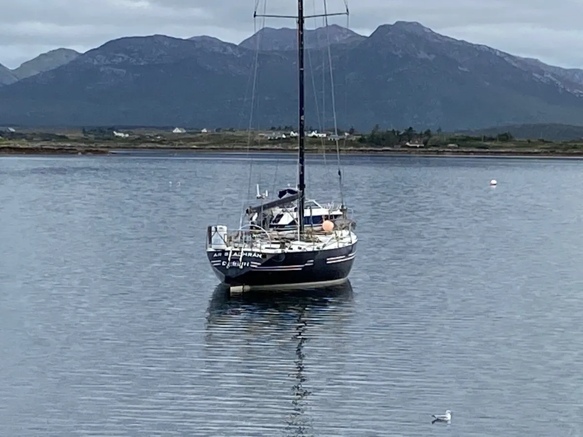 Frers yacht - Image 3