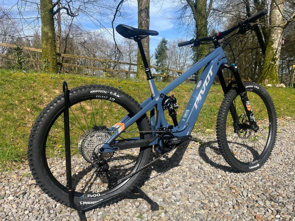 Pivot Shuttle LT Ebike - Image 1
