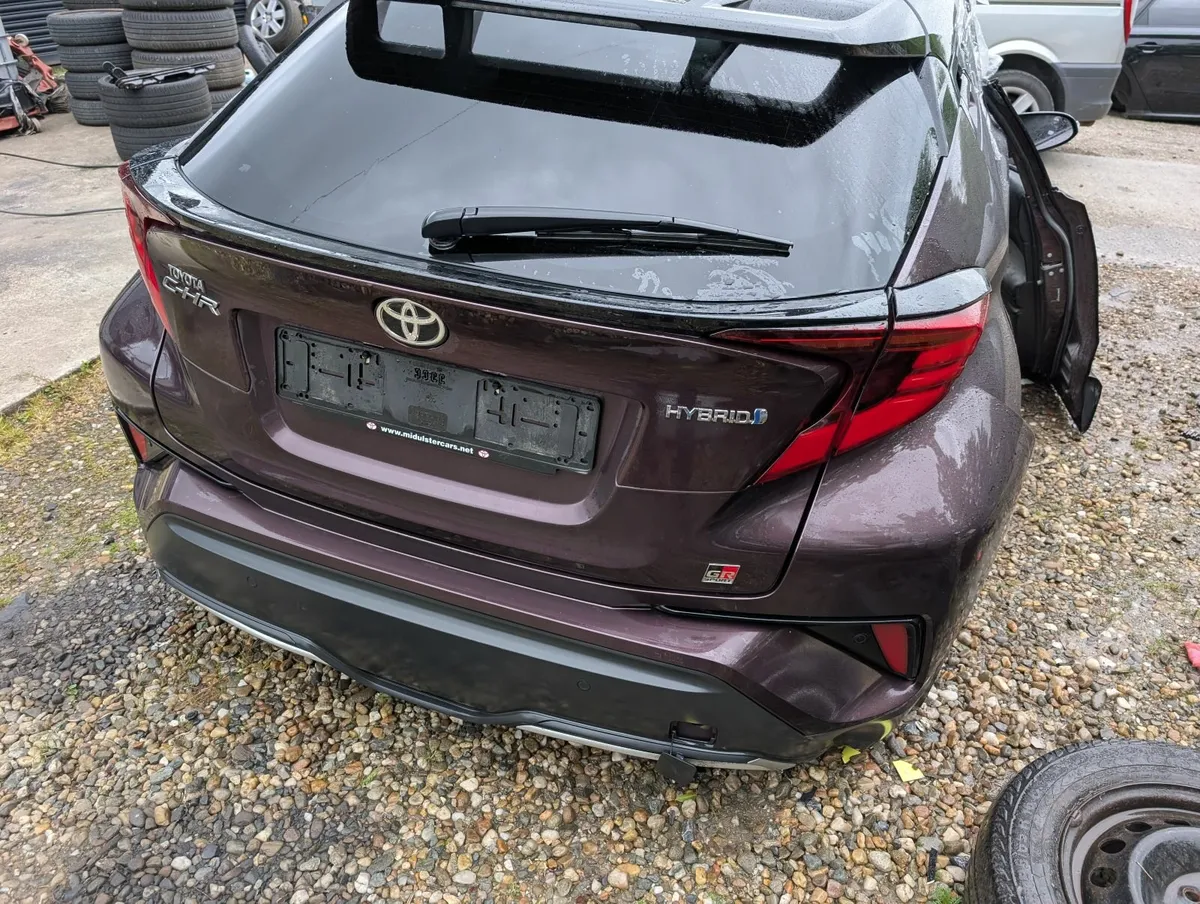 2023 Toyota chr for breaking - Image 2