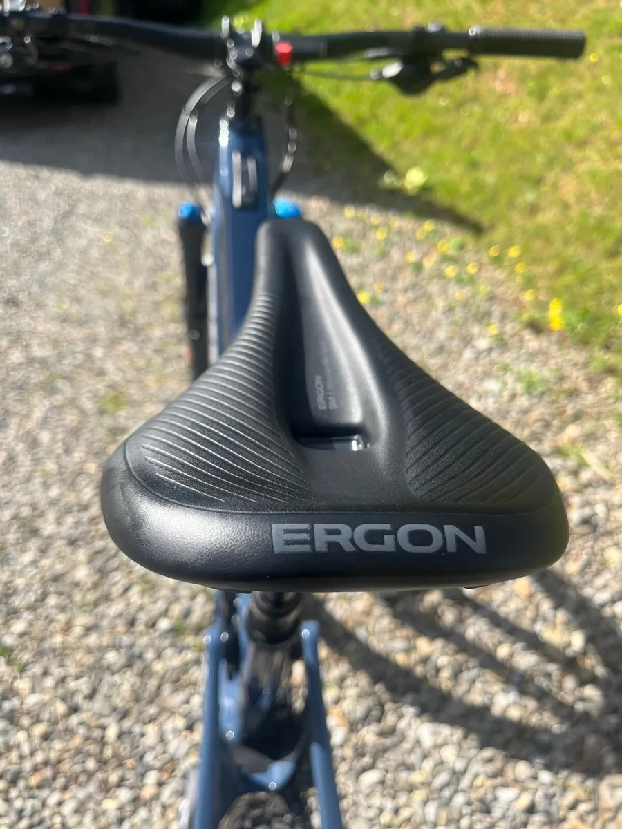 Pivot Shuttle LT Ebike - Image 2