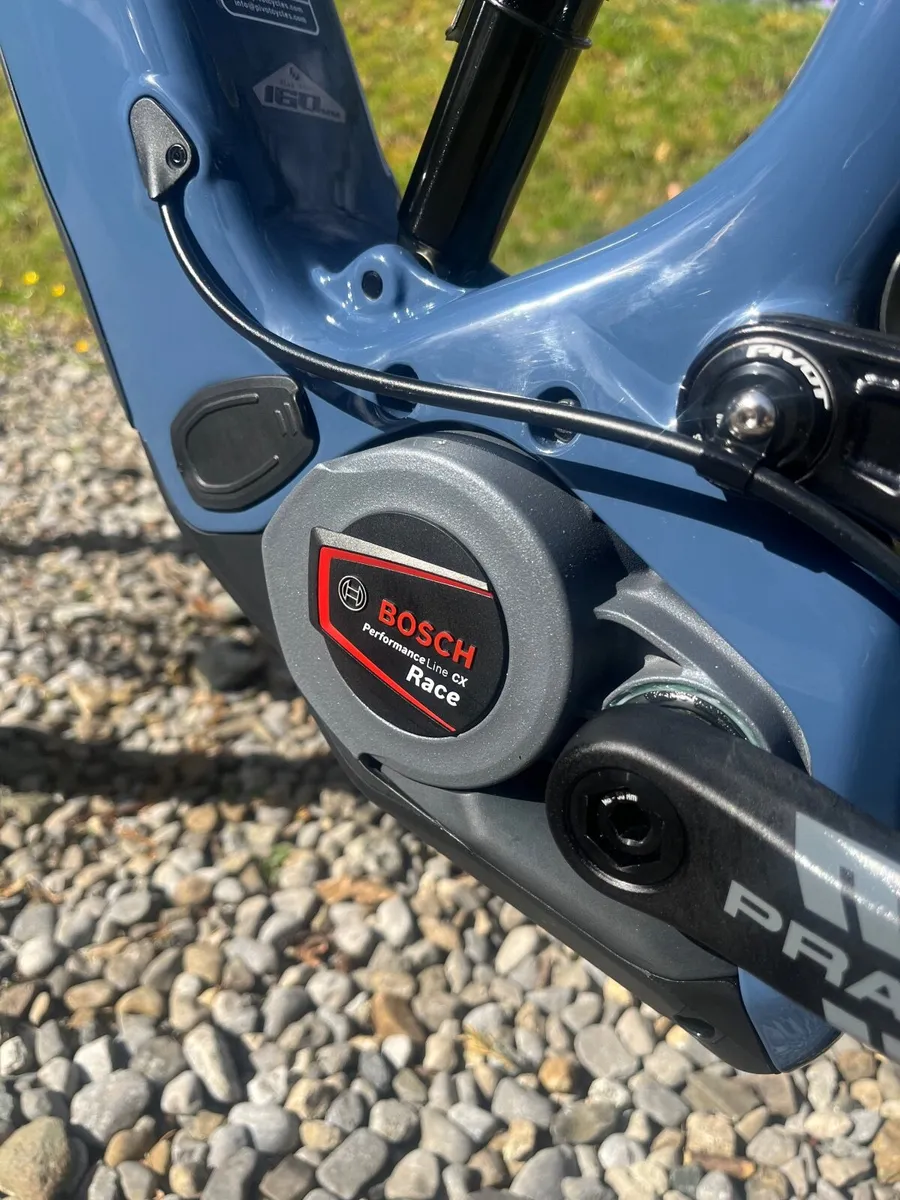 Pivot Shuttle LT Ebike - Image 3