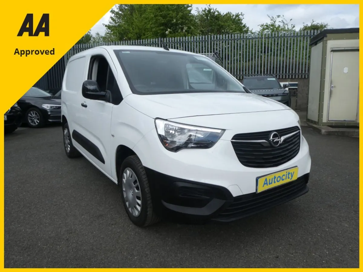 Opel Combo DOE 12/25. Tax 5/25. Plus Vat - Image 1