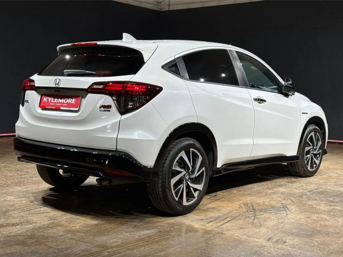 Honda Vezel 1.5 Hybrid Automatic - RS Edition - H - Image 3