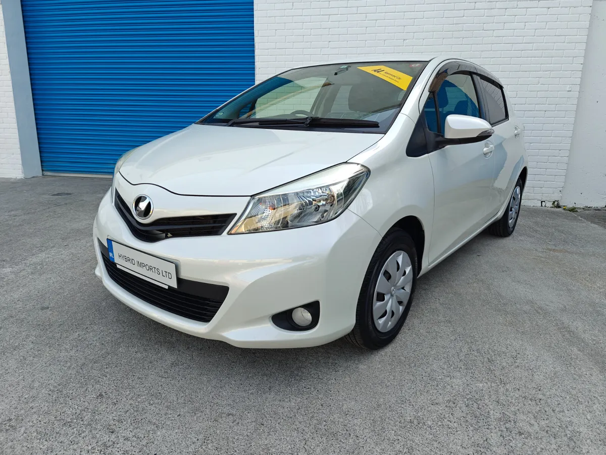 2014 TOYOTA VITZ AUTOMATIC ONLY 18,200 KILOMETERS - Image 3