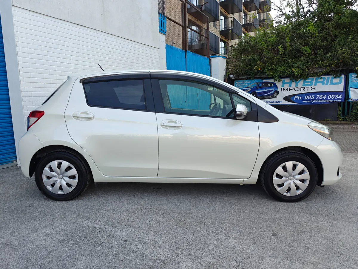 2014 TOYOTA VITZ AUTOMATIC ONLY 18,200 KILOMETERS - Image 4
