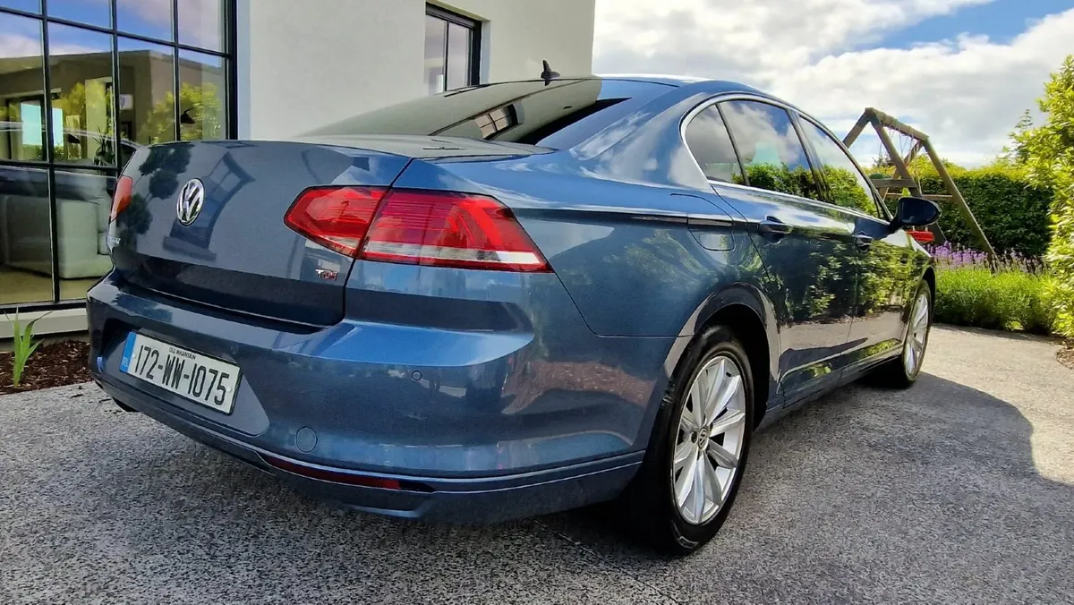 Volkswagen Passat 2017 - Image 3