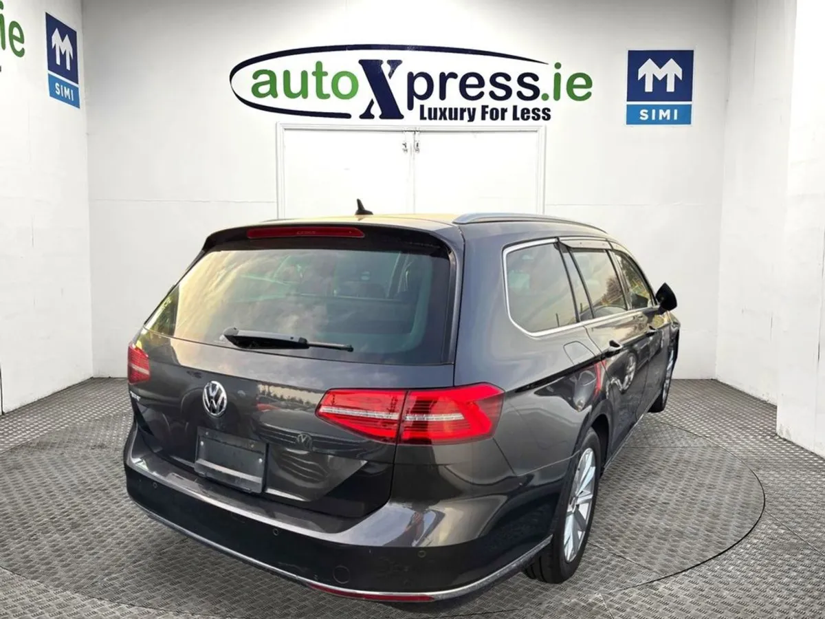 Volkswagen Passat 2.0 TDI Automatic  Reversing Ca - Image 3