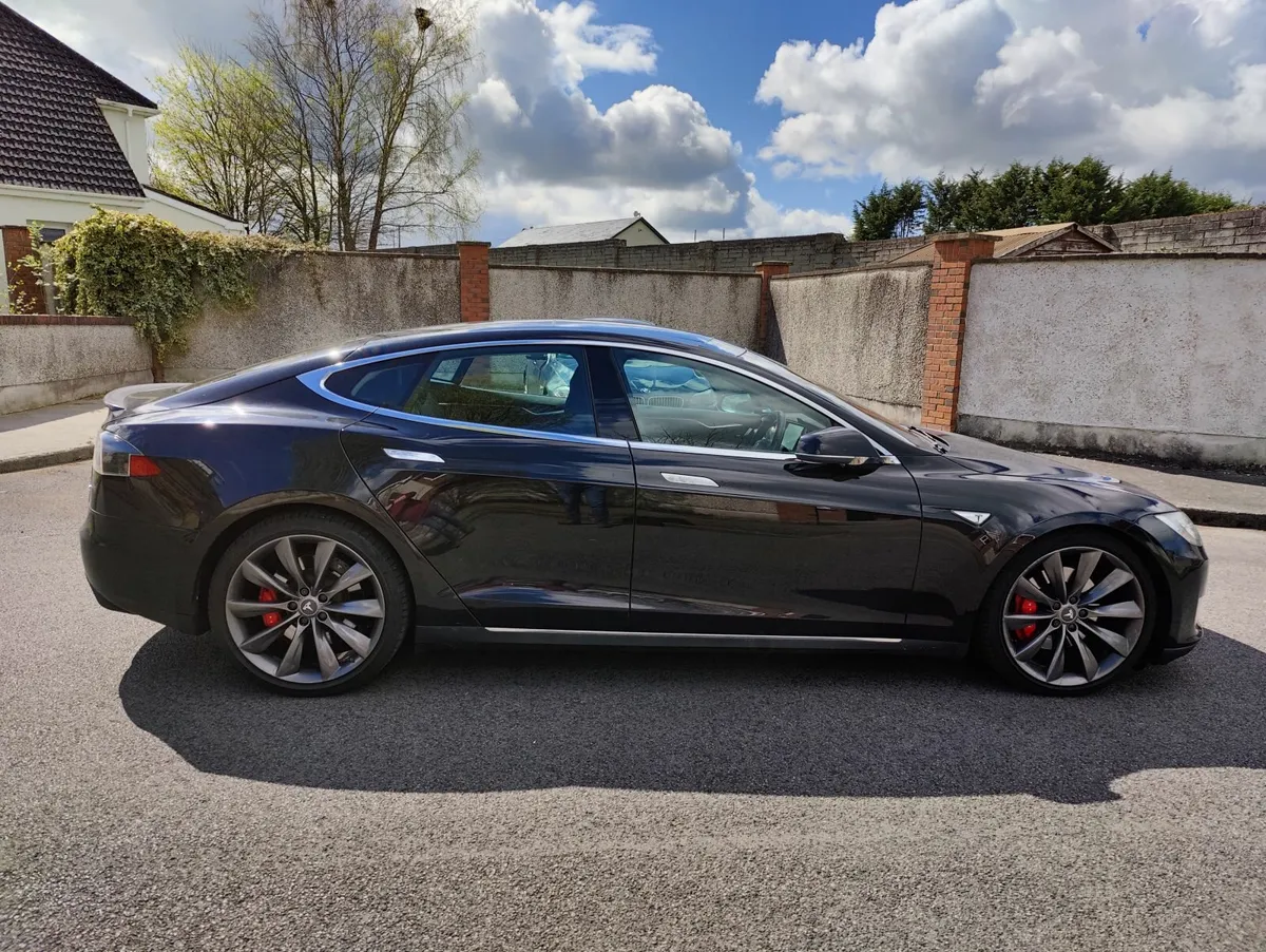 Tesla Model S P90DL - Image 4
