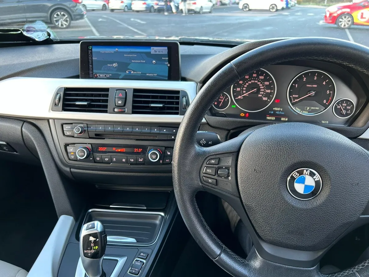 BMW 3-Series 2015 - Image 4