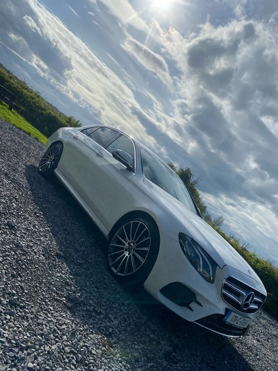 Mercedes-Benz - Image 1