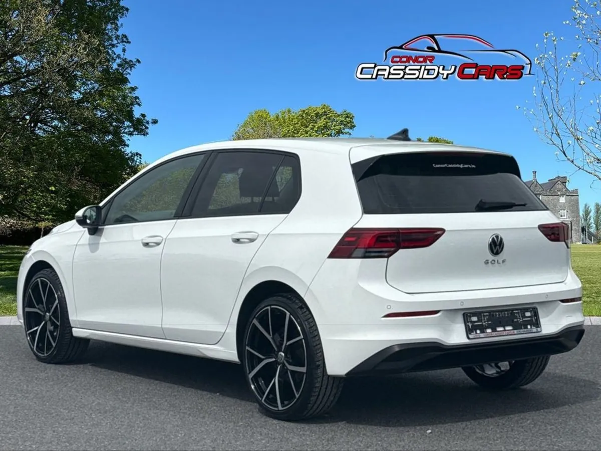 Volkswagen Golf Life TDI  222 Reg - Image 3