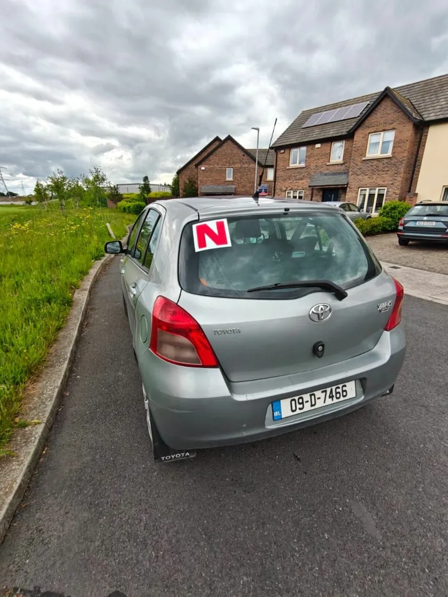 Toyota Yaris 2009 - Image 4