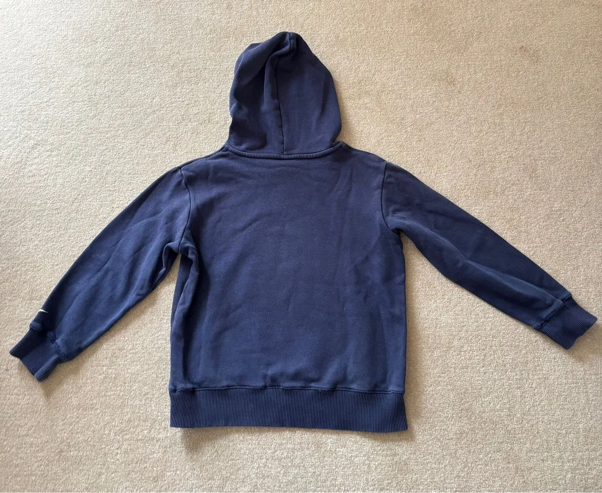 Nike navy hoodie age 6-7 - Image 2