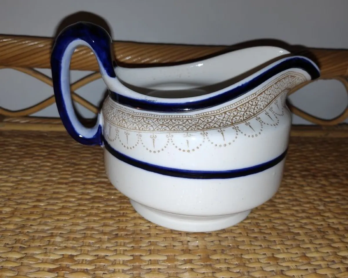 Losol Ware blue & white  sauce/ gravy boat - Image 2