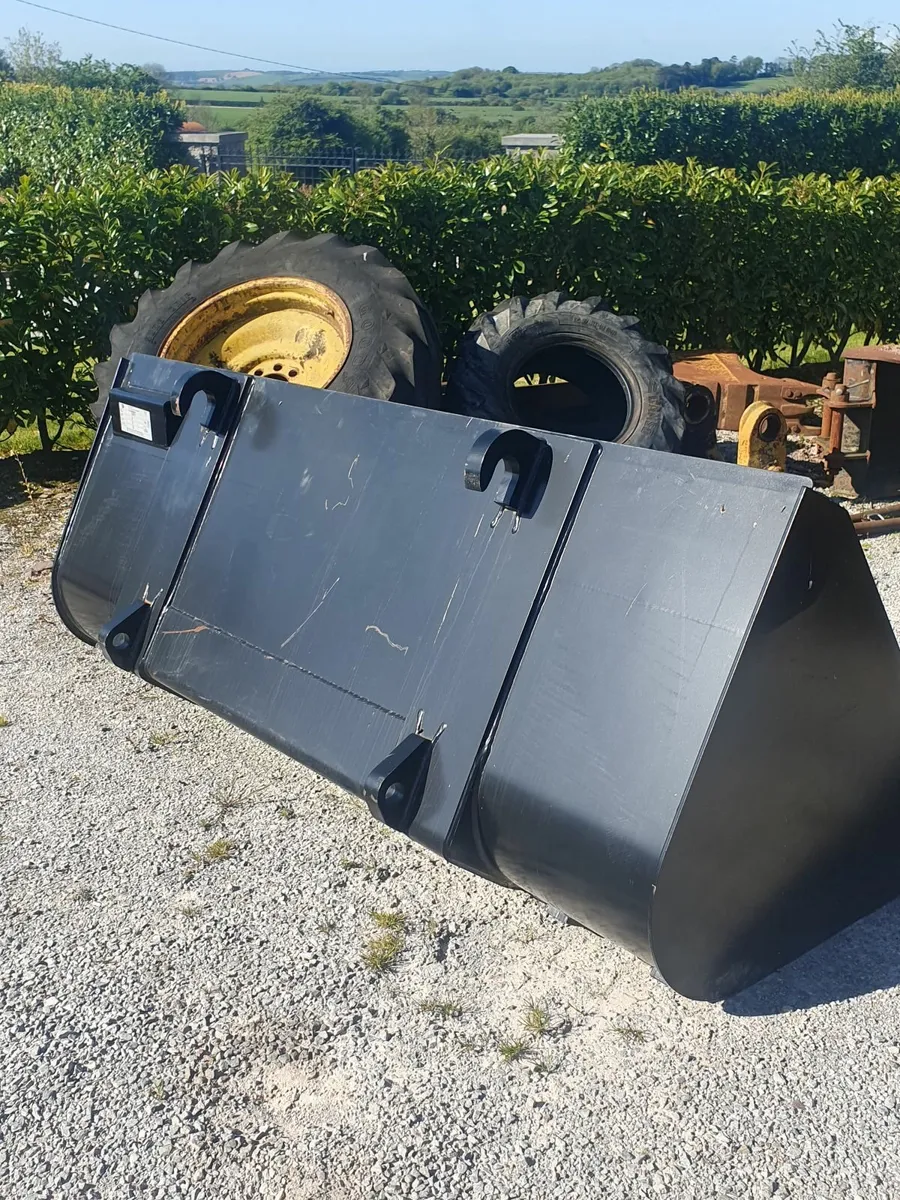 JCB front loader bucket - Image 2