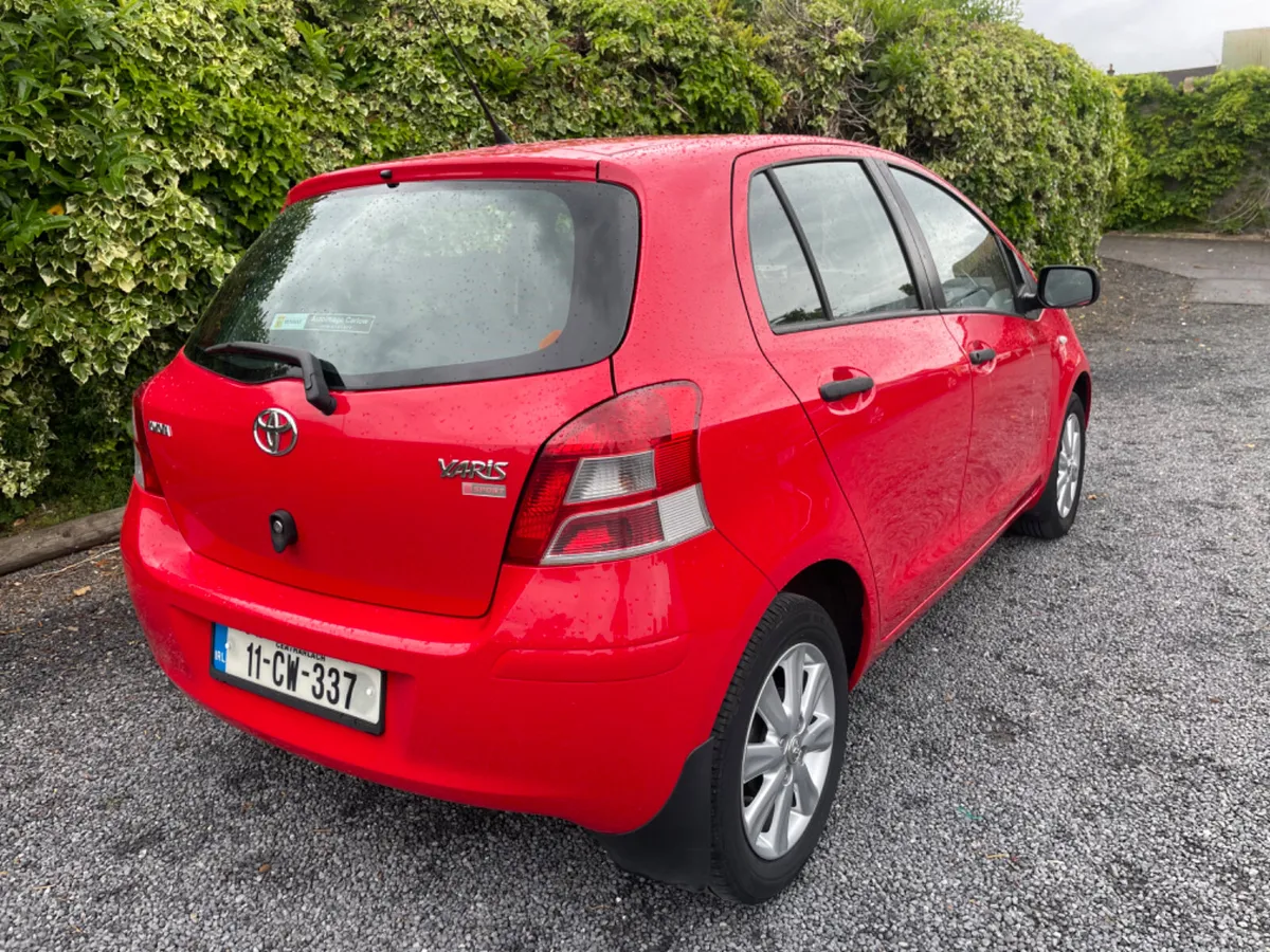 Toyota Yaris 2011 - Image 3