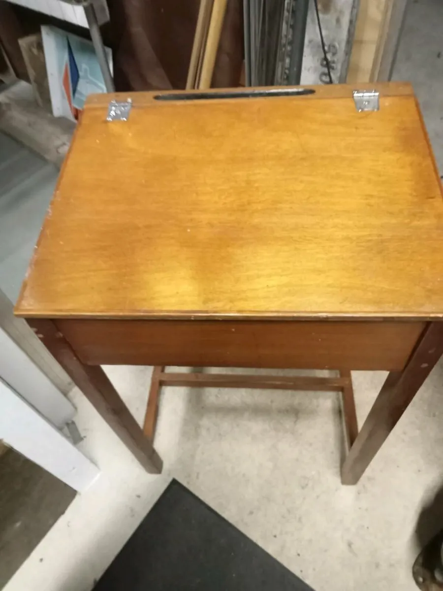 Old school desk - Image 1
