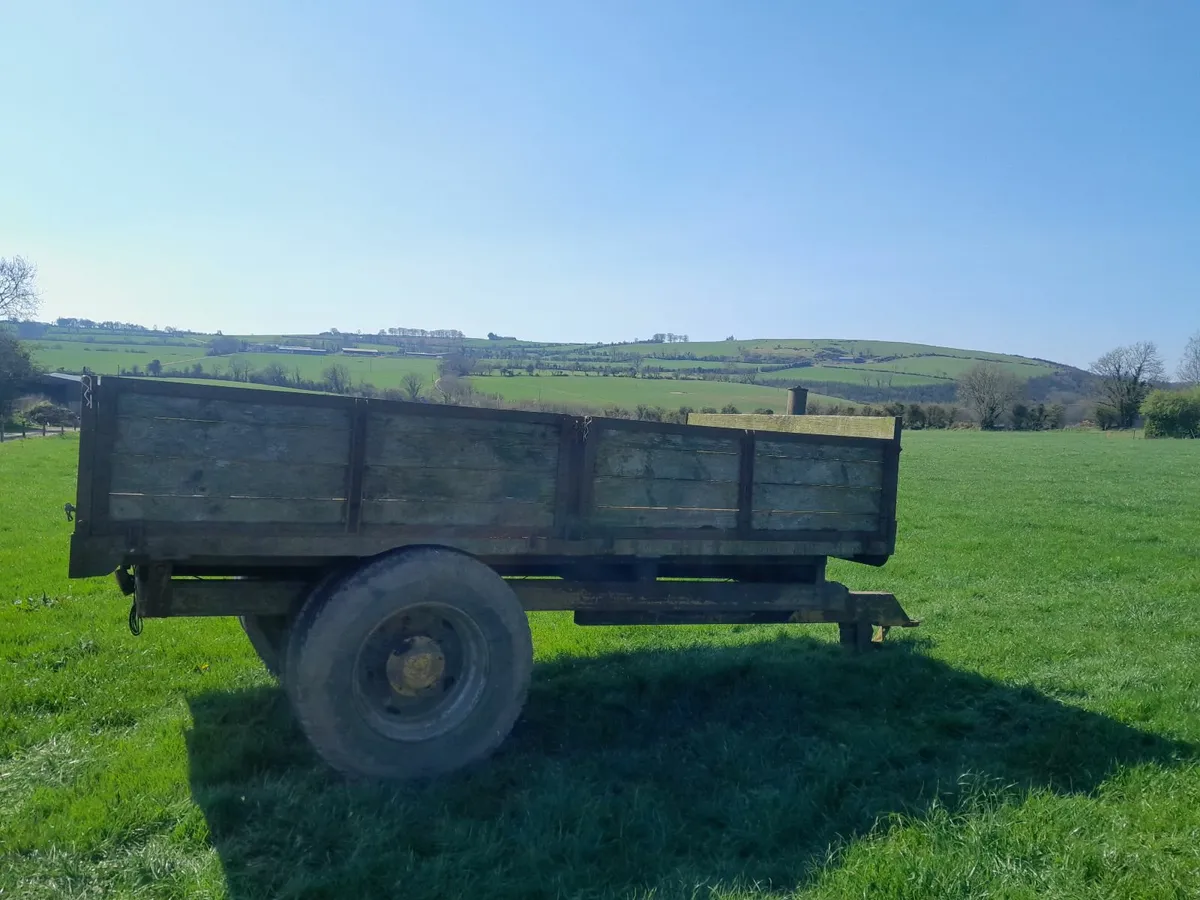 Trailer - Image 1