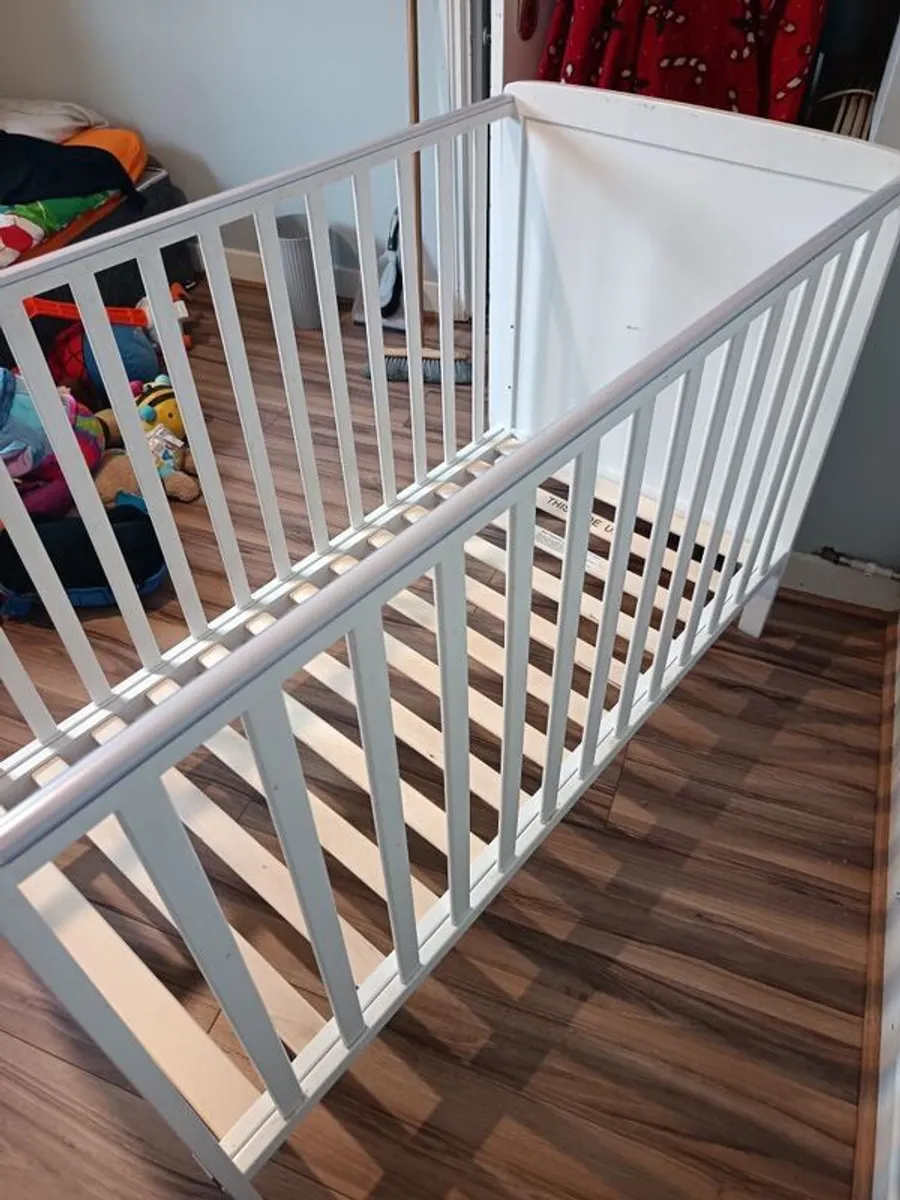 Baby cot - Image 3