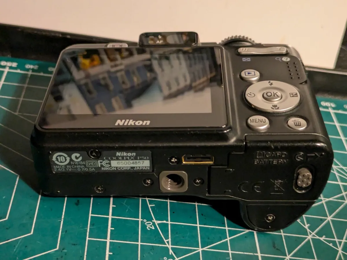 Nikon P50 8MP CCD digital compact camera - Image 2