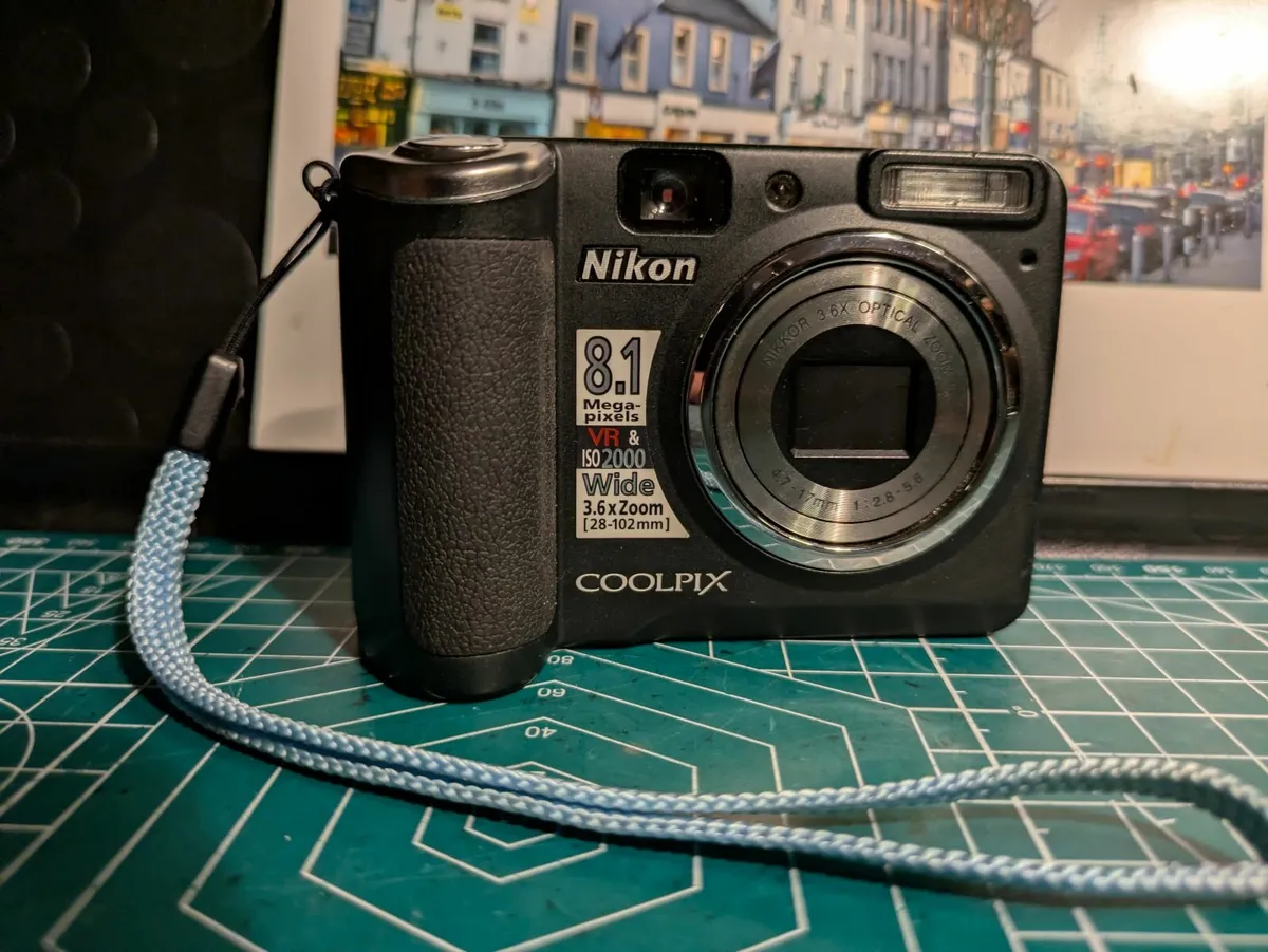 Nikon P50 8MP CCD digital compact camera - Image 4
