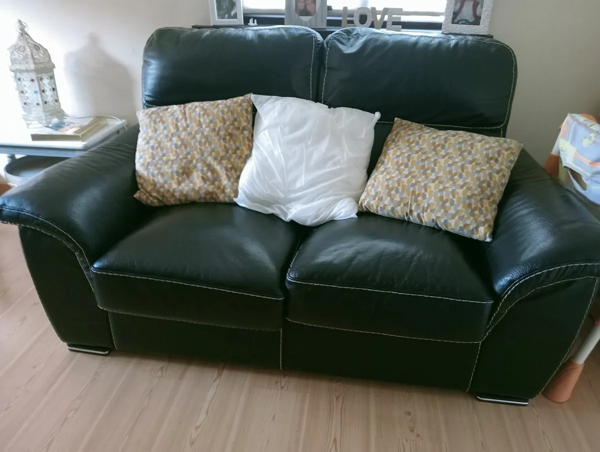 Real leather 3seater and 2seater sofas - Image 4
