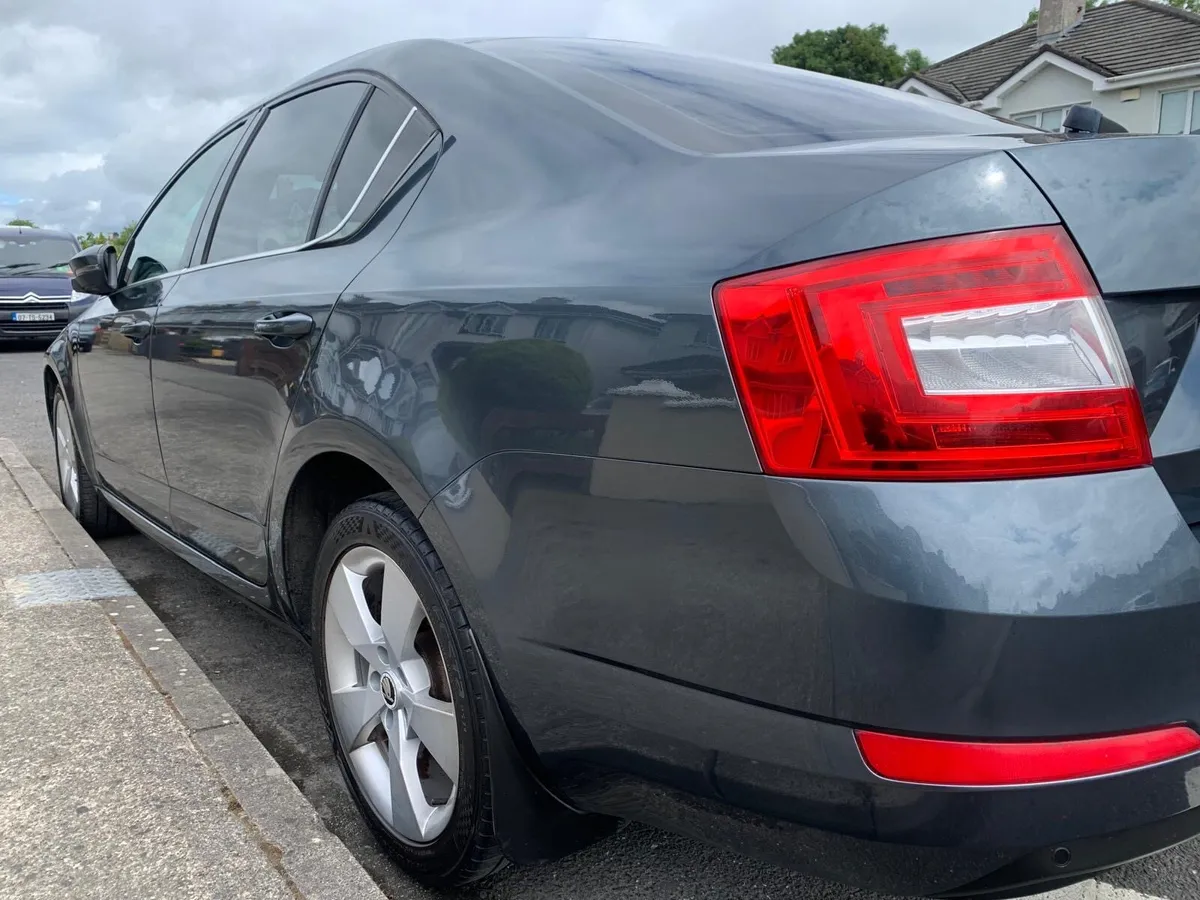 2017 Skoda Octavia Automatic DSG - Image 4