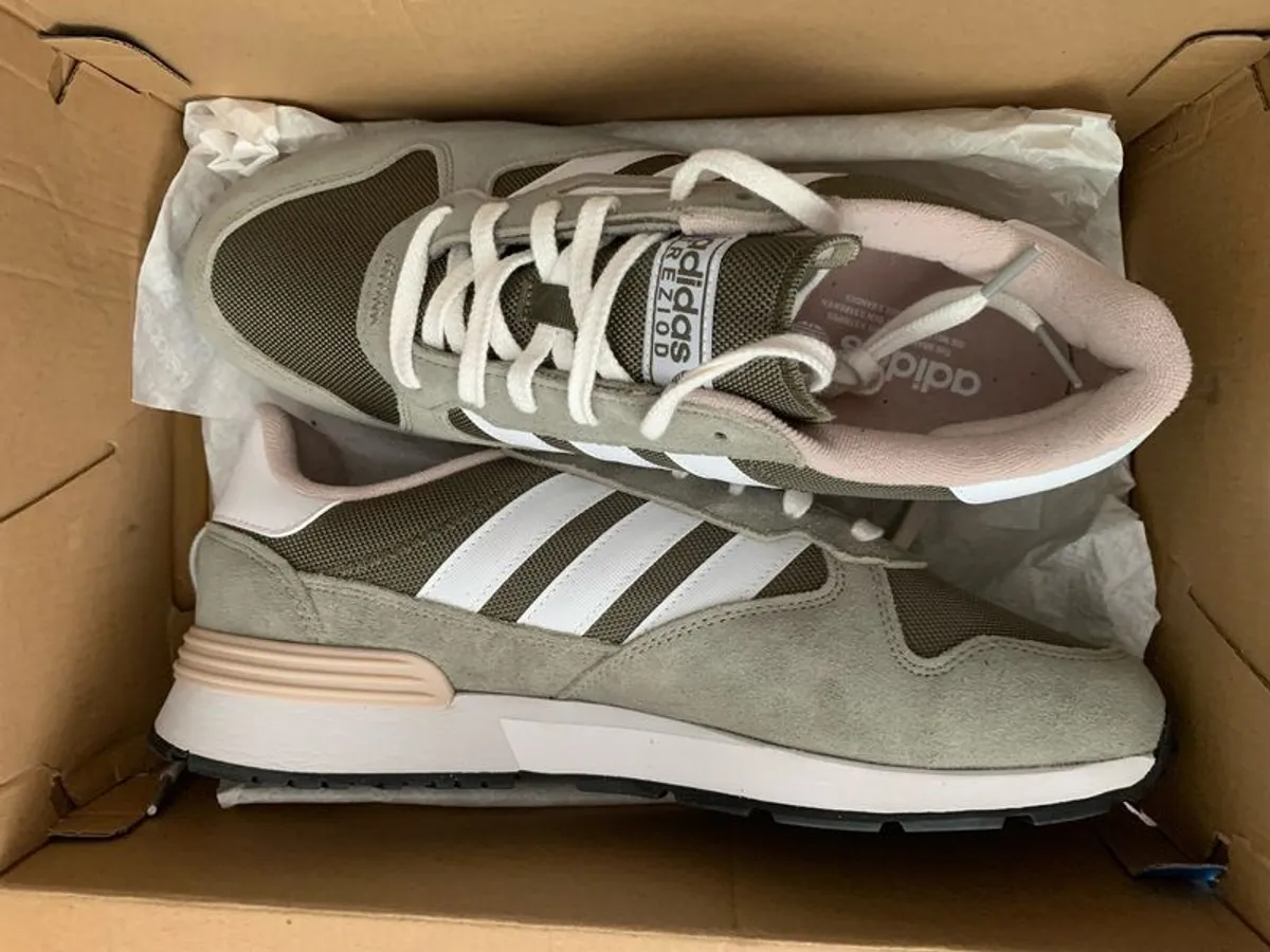 Trainers - Image 2