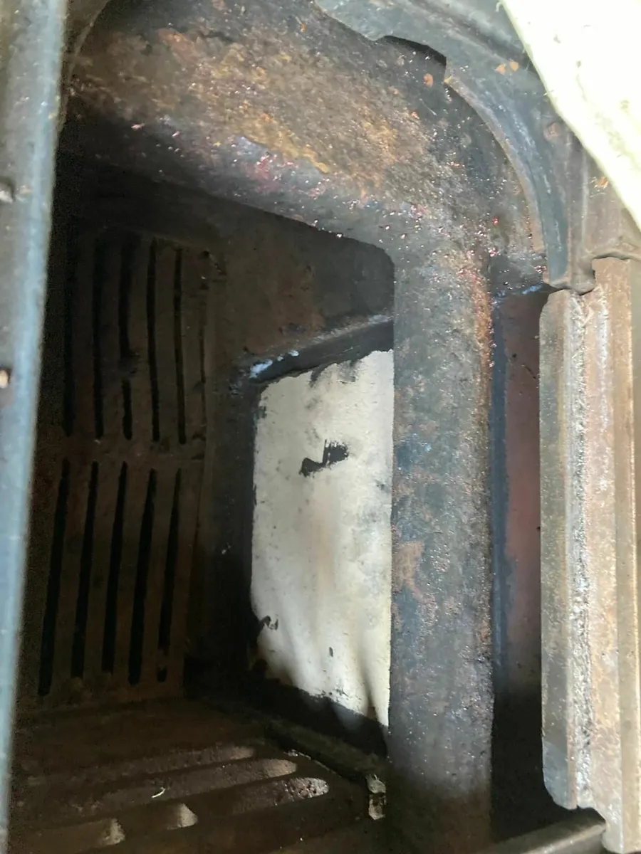 Stanley super 90 solid fuel range - Image 2