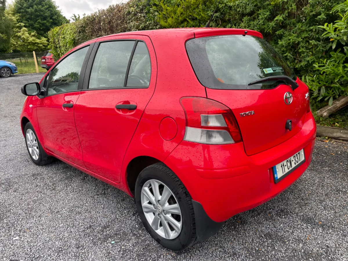 Toyota Yaris 2011 - Image 4