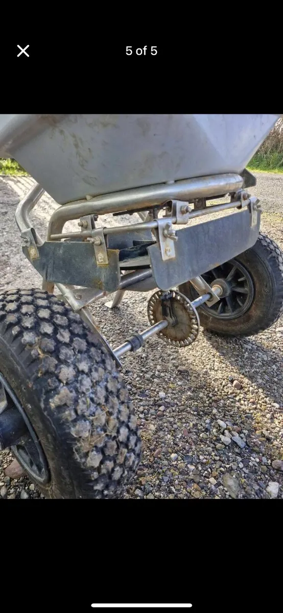 Salt /seed spreader - Image 4