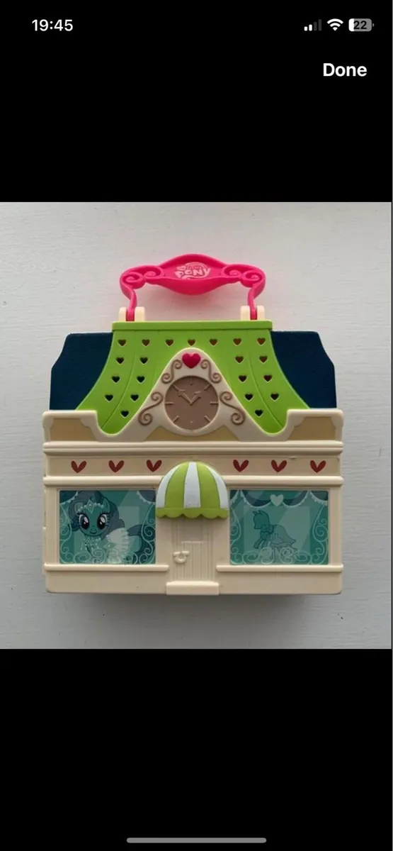 Small Carry Case House with Small Figurines etc - Image 1