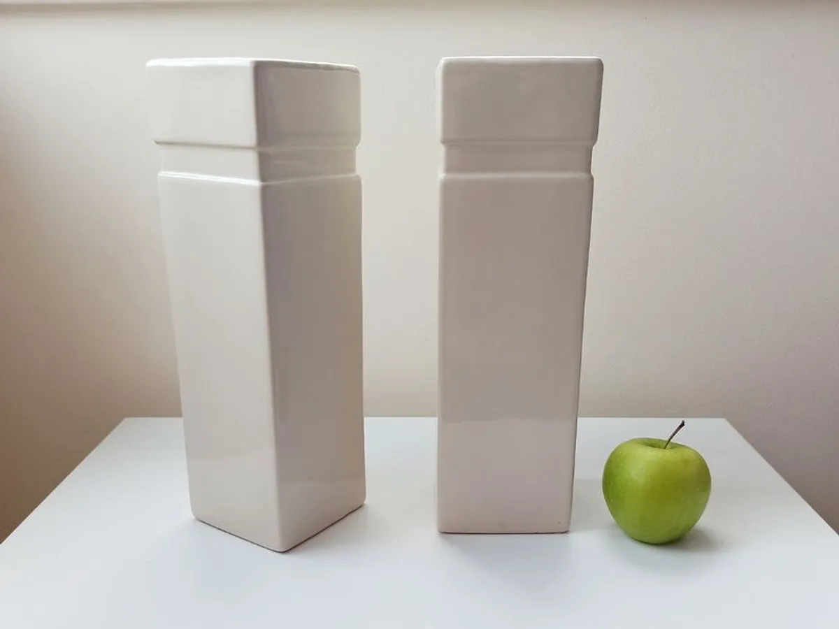 Two matching ceramic vases  light cream  H 30cm - Image 1
