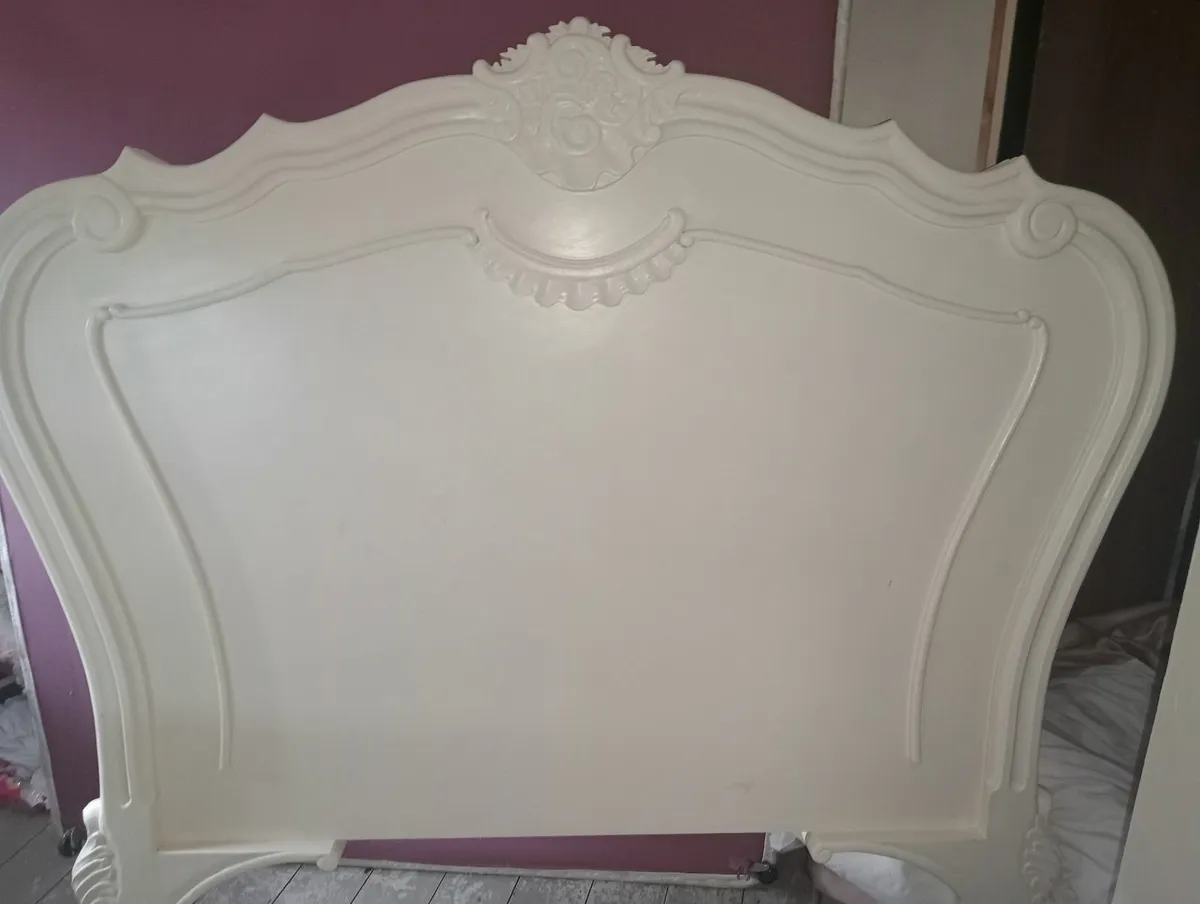 French style headboard and matching lockers - Image 4