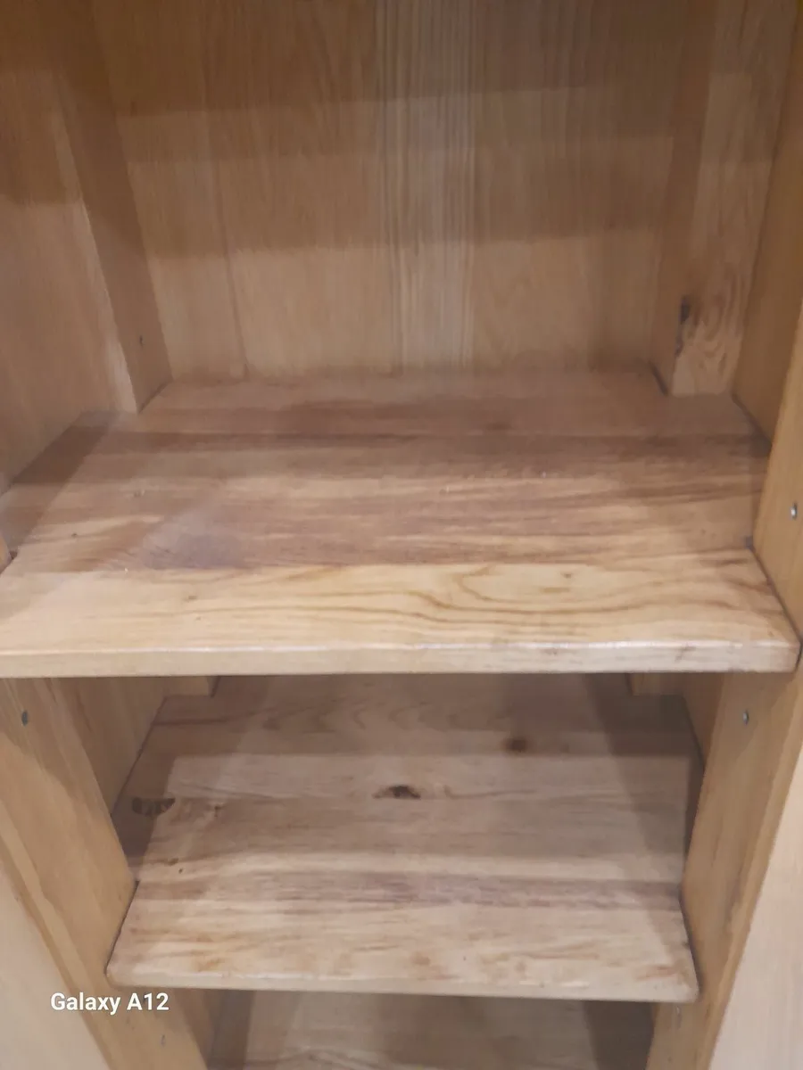 Solid oak display cabinet - Image 4