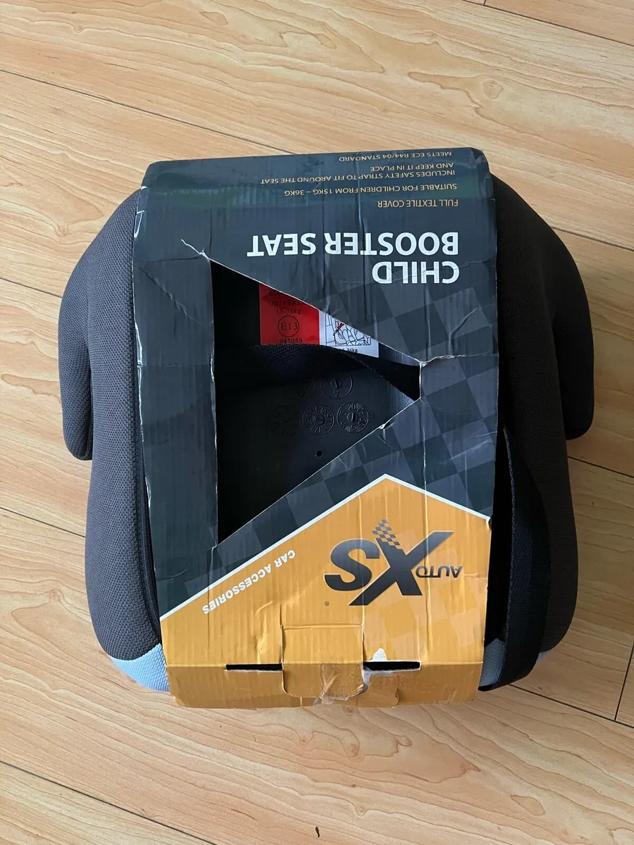 CHILD BOOSTER SEAT - Image 2