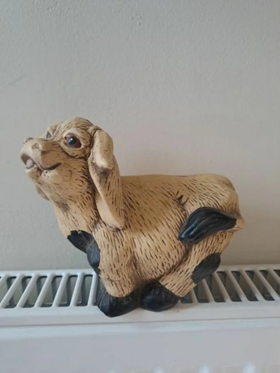 Vintage very happy looking cow figurine - Image 1