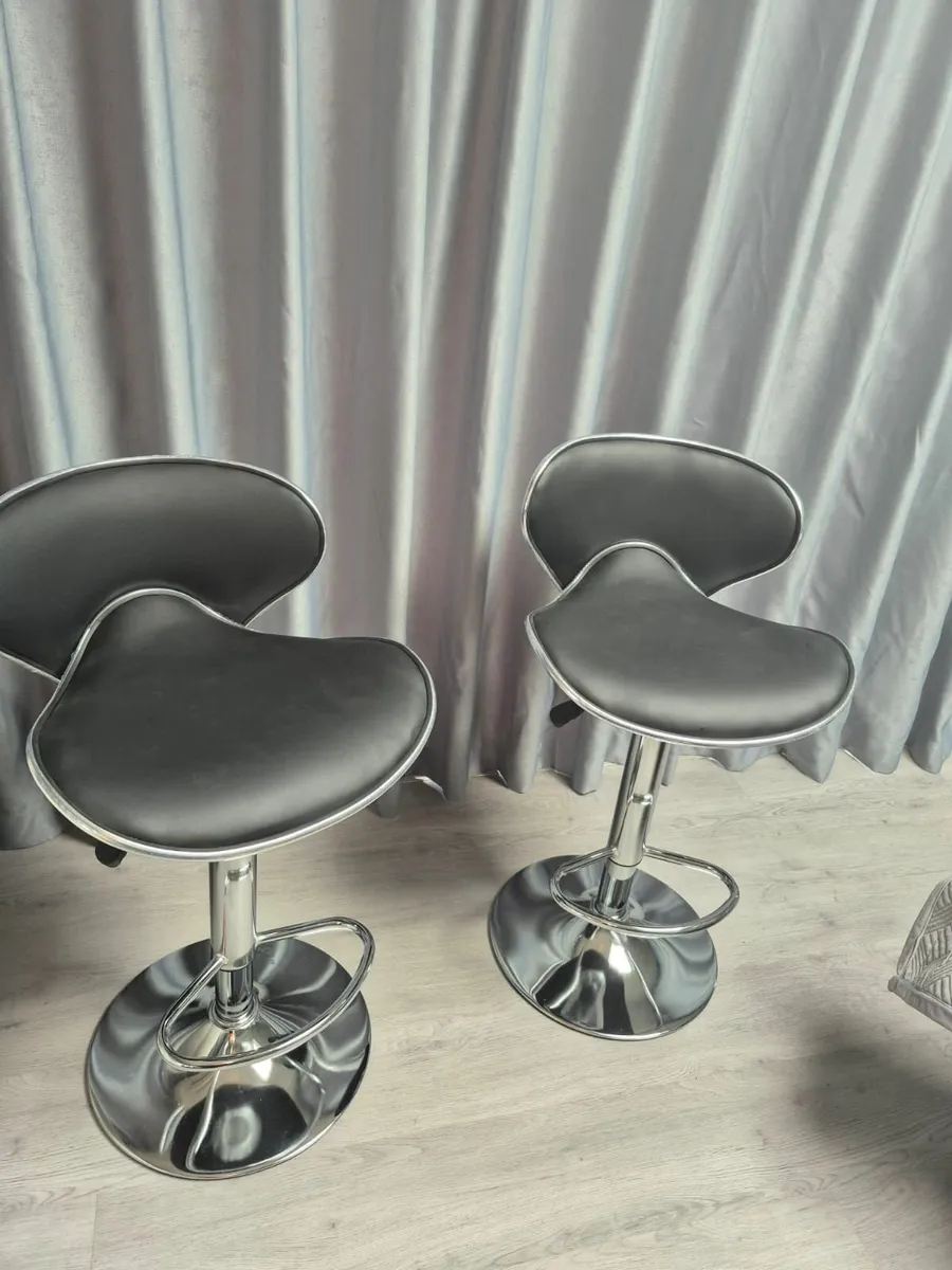 Bar stools - Image 2