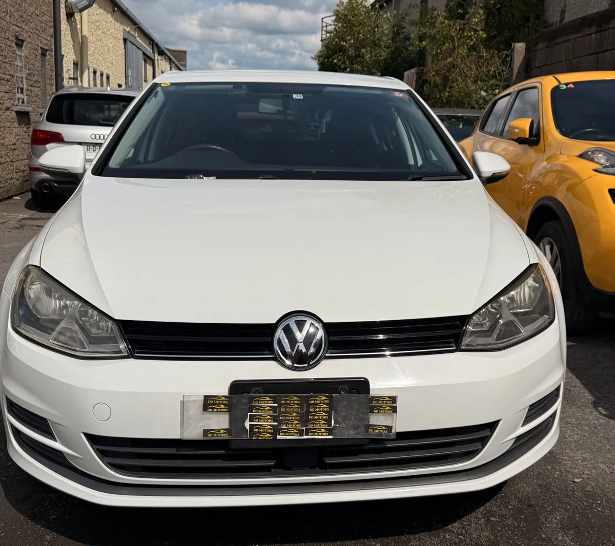 Volkswagen Golf 1.2 Tsi Automatic 2015 - Image 2